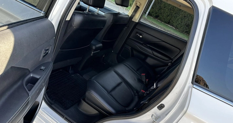 Mitsubishi Outlander cena 58999 przebieg: 226361, rok produkcji 2013 z Piaseczno małe 704
